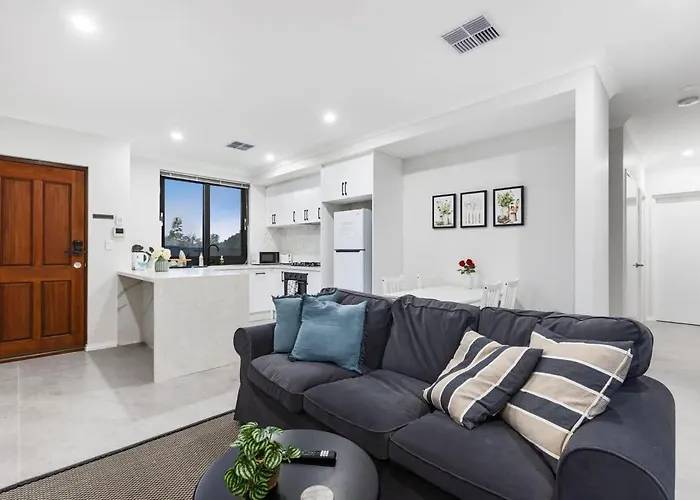 Professional Single 6 Walk To Curtin Uni * Naperville