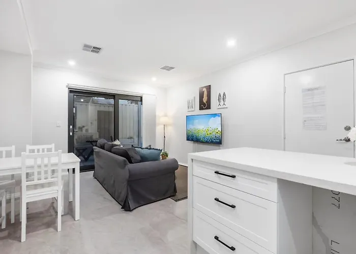 Professional Single 6 Walk To Curtin Uni * Naperville